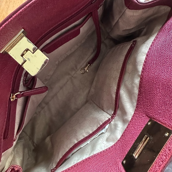 Micheal Kors Purse - Picture 2 of 3